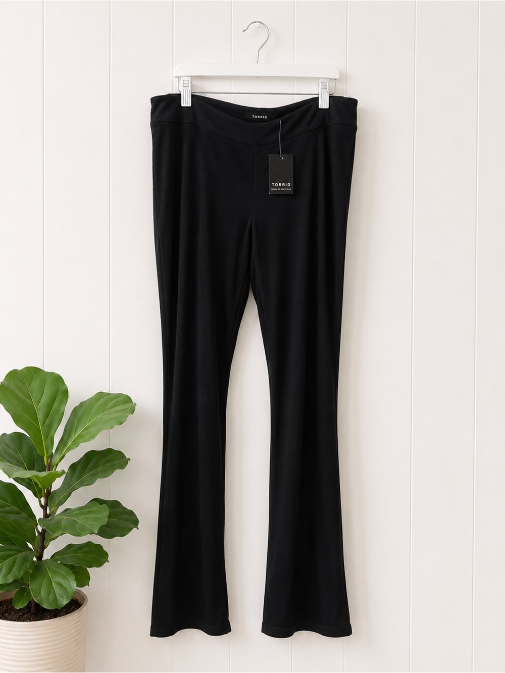 NWT New Torrid Pixie Slim Flare Pant 18